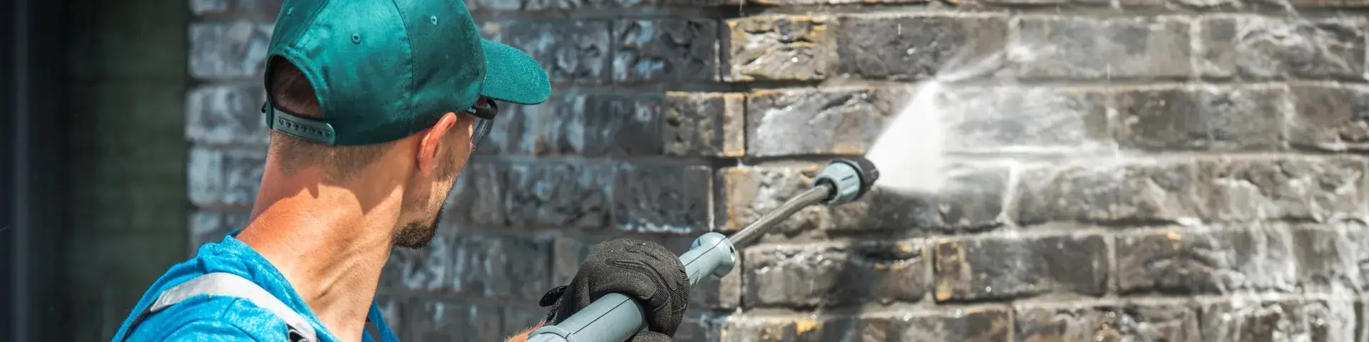 Mould and Algae Removal in Cairns